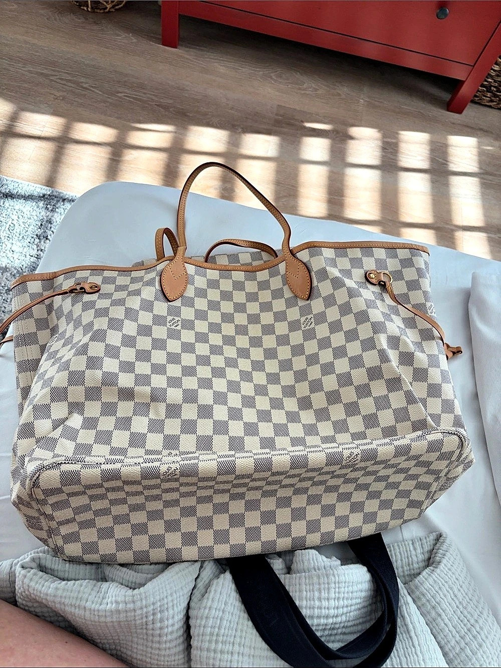 Louis Vuitton Neverfull MM Damier Azur Tote in White & Brown